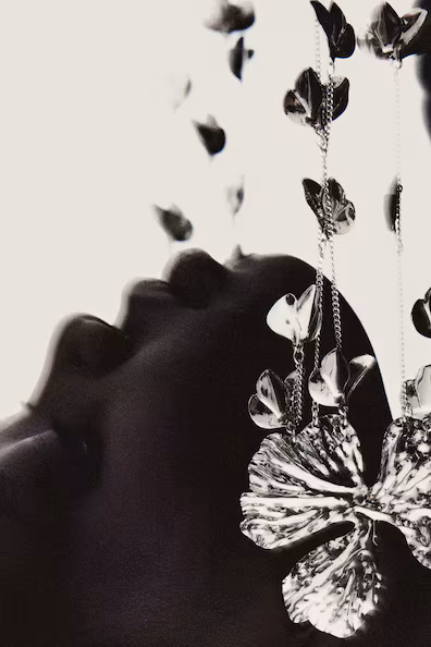 BRINCOS DE FLOR COM PENDENTES