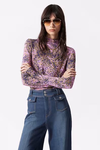 CAMISOLA COM GOLA SUBIDA