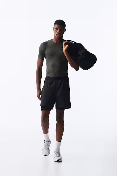 Спортивная рубашка MUSCLE FIT из ткани DRYMOVE™